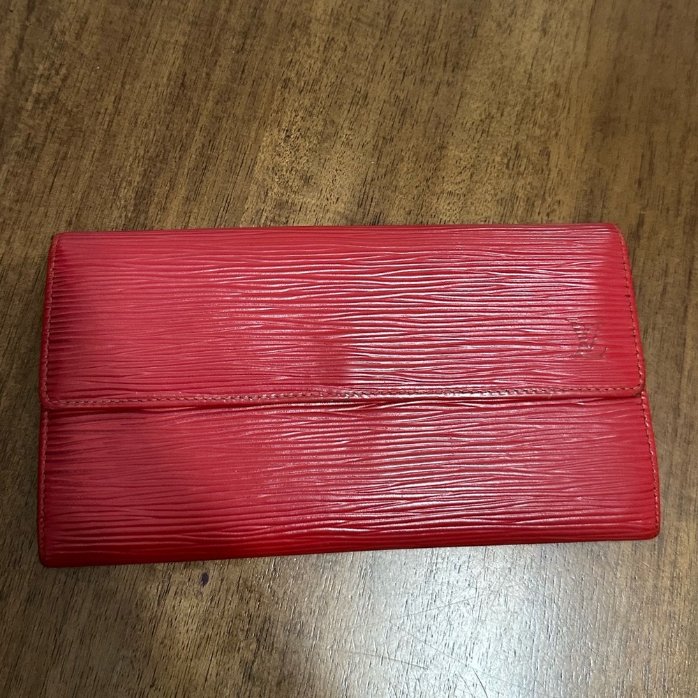 LV Red Epi Leather Sarah Long Wallet